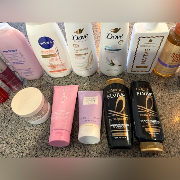 Assorted Body Care Bundle - Picture 2 of 5